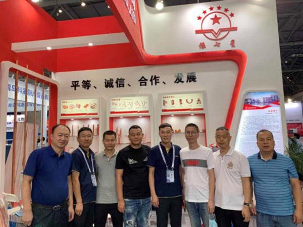 �Ϻ�����չ�ͻ���Ӱ